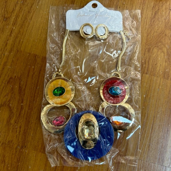 Pink and Green Statement Necklacr - Picture 5 of 6